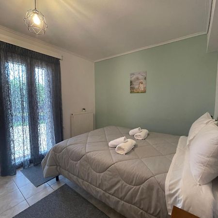 Flo'S Apartments Missolonghi ภายนอก รูปภาพ