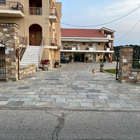 Flo'S Apartments Missolonghi ภายนอก รูปภาพ